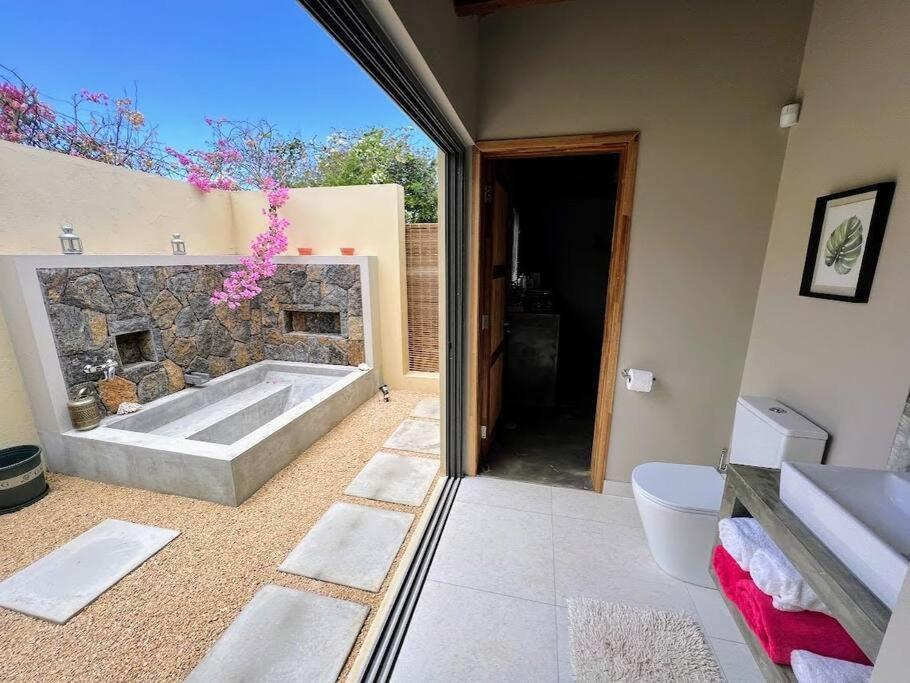 Lakaz Kannell - Vanilla Lodge, Secluded Outside Bath & Shower Infinity Pool カップ・マルールー エクステリア 写真