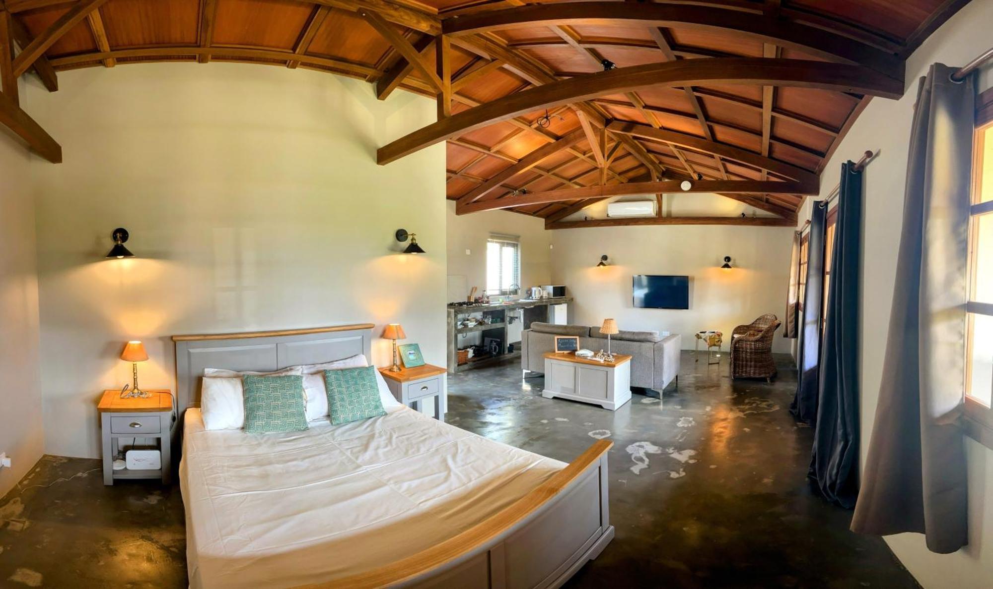 Lakaz Kannell - Vanilla Lodge, Secluded Outside Bath & Shower Infinity Pool カップ・マルールー エクステリア 写真